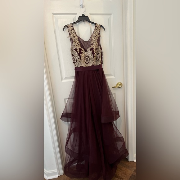 🌅FORMAL PROM DRESS Burgundy/Gold Lace Beaded Tulle-Gem Embroidered Dress•Size 7 - Picture 4 of 11